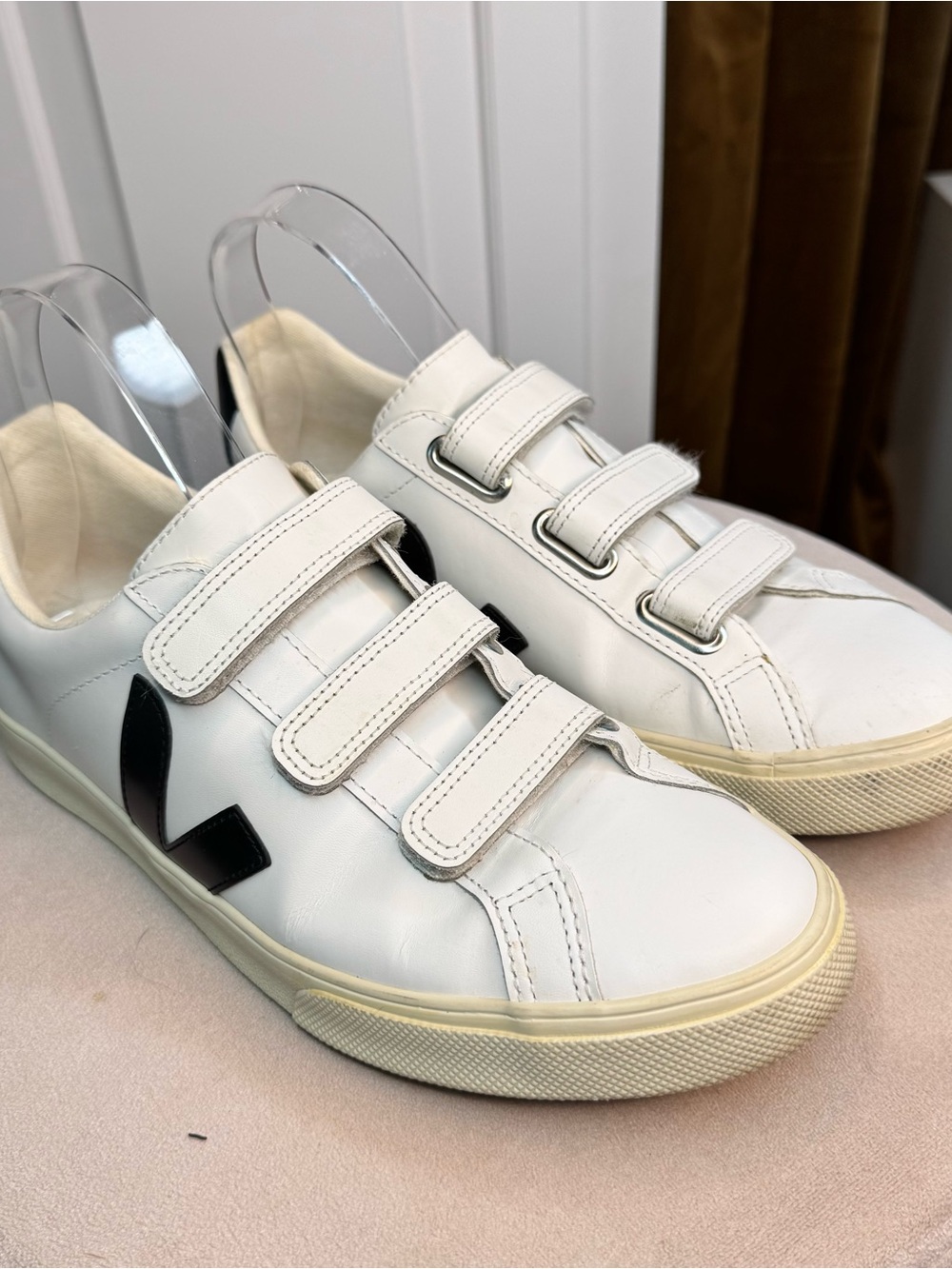 EUC Veja Recife ChromeFree Leather Velcro Sneakers White Black